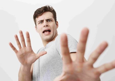 تولید ترس کاذب در انسان از حیوانات