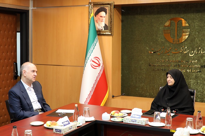 شینا انصاری با تعدادی از نمایندگان مجلس شورای اسلامی دیدار کرد