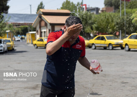 وزش باد و ماندگاری هوای گرم در تهران