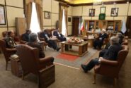 معاون وزیر جهاد کشاورزی خبرداد: توزیع و کاشت ۱۵ میلیون اصله درخت در دوره جنگ تحمیلی سوم توزیع و کاشت ۱۵ میلیون اصله درخت در دوره جنگ تحمیلی سوم
